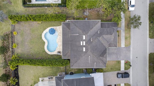 929 Sterling Pine Place, Loxahatchee, FL 33470