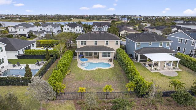 929 Sterling Pine Place, Loxahatchee, FL 33470