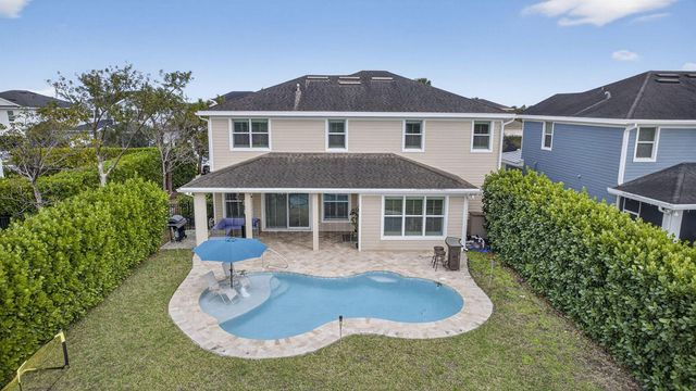 929 Sterling Pine Place, Loxahatchee, FL 33470
