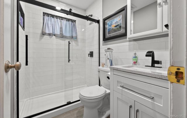 7 Greenbriar Lane, Hicksville, NY 11801