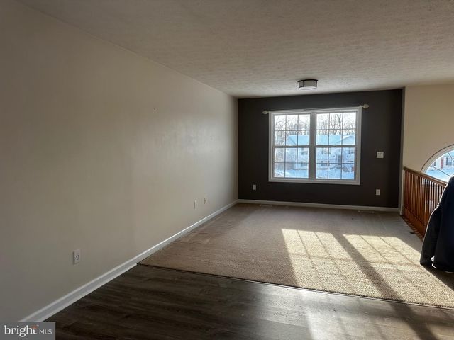 385 LONGWOOD, Bunker Hill, WV 25413