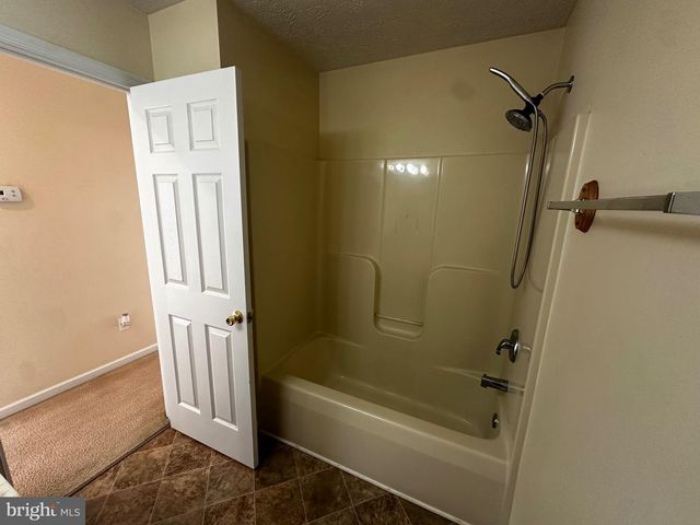 385 LONGWOOD, Bunker Hill, WV 25413