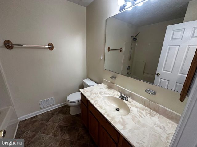 385 LONGWOOD, Bunker Hill, WV 25413