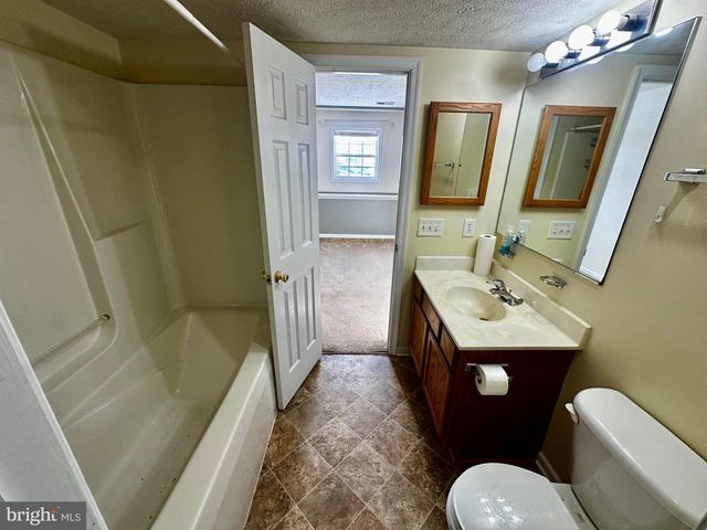 385 LONGWOOD, Bunker Hill, WV 25413