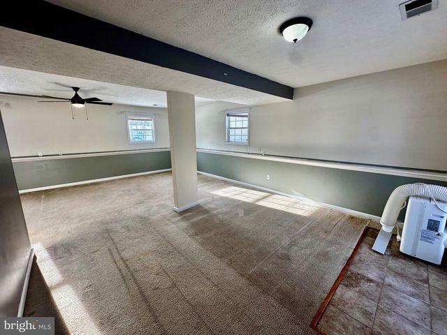 385 LONGWOOD, Bunker Hill, WV 25413