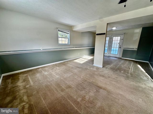 385 LONGWOOD, Bunker Hill, WV 25413