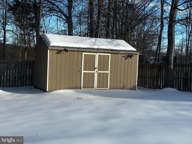 385 LONGWOOD, Bunker Hill, WV 25413