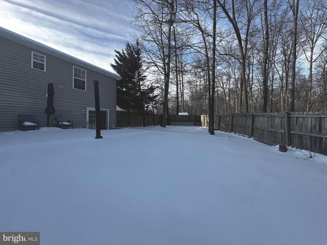 385 LONGWOOD, Bunker Hill, WV 25413