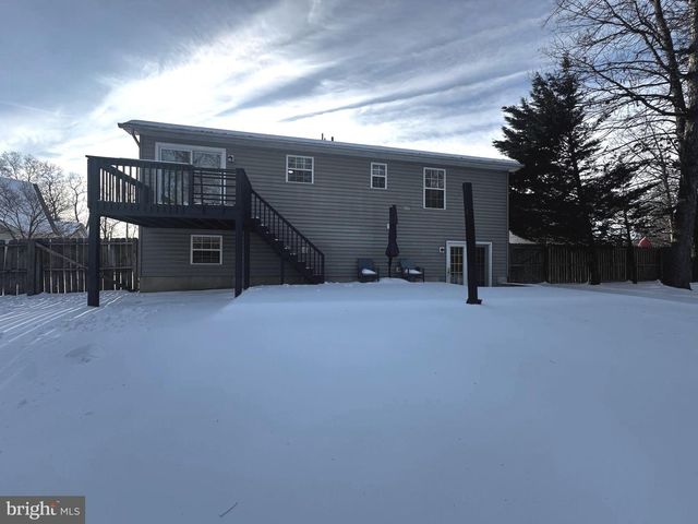 385 LONGWOOD, Bunker Hill, WV 25413