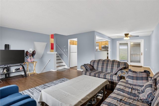 5217 Broadlea Dr, Baldwin Boro, PA 15236