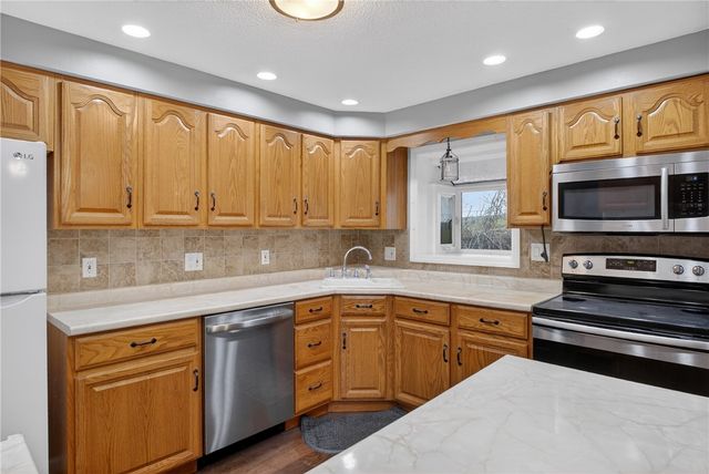 5217 Broadlea Dr, Baldwin Boro, PA 15236