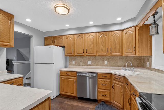 5217 Broadlea Dr, Baldwin Boro, PA 15236