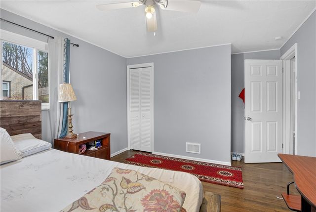 5217 Broadlea Dr, Baldwin Boro, PA 15236