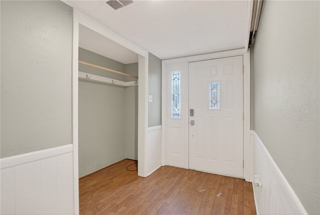 5217 Broadlea Dr, Baldwin Boro, PA 15236