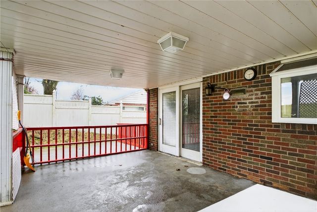 5217 Broadlea Dr, Baldwin Boro, PA 15236