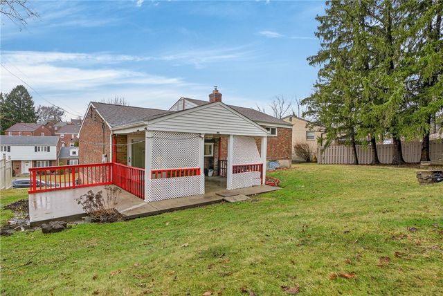 5217 Broadlea Dr, Baldwin Boro, PA 15236