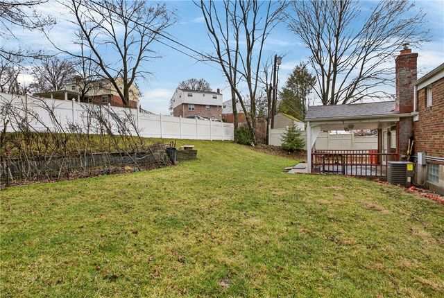 5217 Broadlea Dr, Baldwin Boro, PA 15236