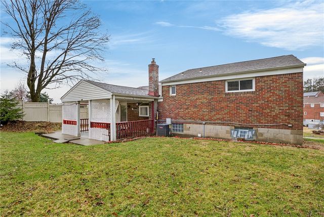 5217 Broadlea Dr, Baldwin Boro, PA 15236