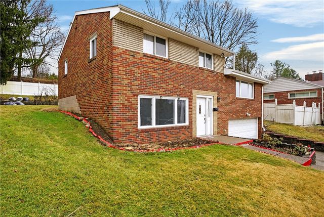 5217 Broadlea Dr, Baldwin Boro, PA 15236