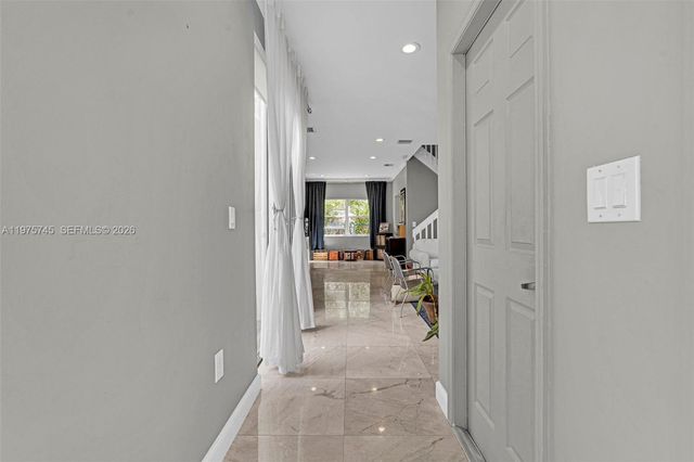 1425 Weeping Willow Way, Hollywood, FL 33019