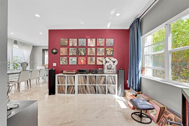 1425 Weeping Willow Way, Hollywood, FL 33019