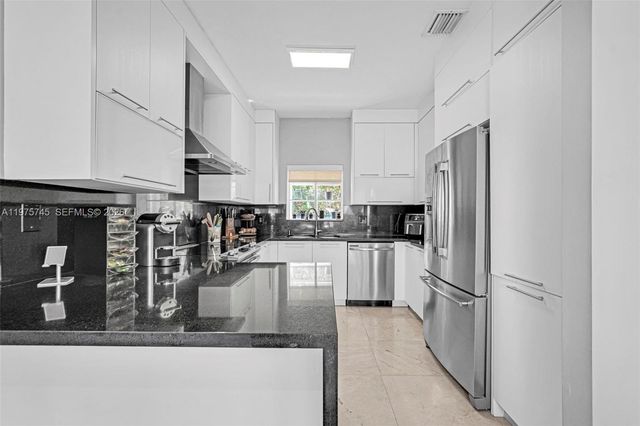 1425 Weeping Willow Way, Hollywood, FL 33019