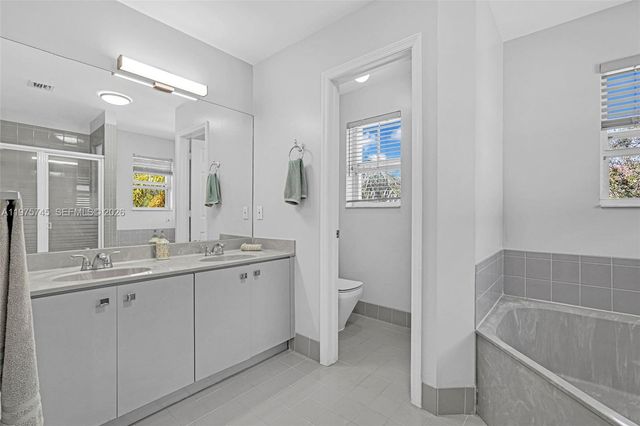 1425 Weeping Willow Way, Hollywood, FL 33019