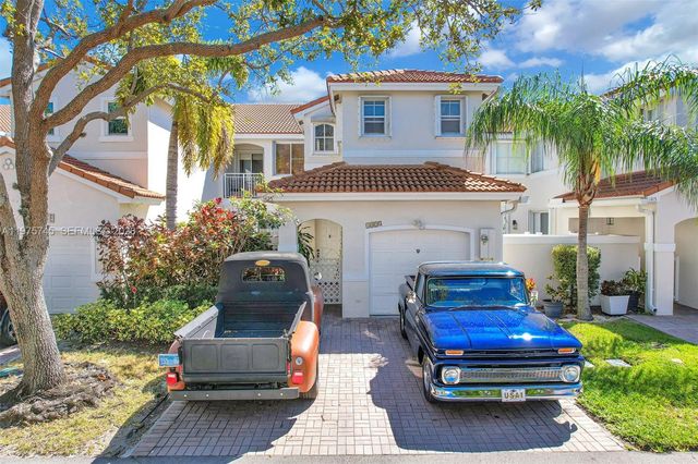 1425 Weeping Willow Way, Hollywood, FL 33019