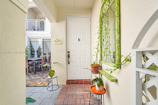 1425 Weeping Willow Way, Hollywood, FL 33019