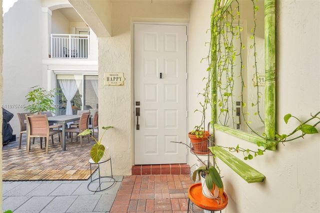 1425 Weeping Willow Way, Hollywood, FL 33019