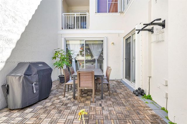 1425 Weeping Willow Way, Hollywood, FL 33019