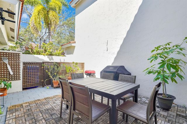 1425 Weeping Willow Way, Hollywood, FL 33019