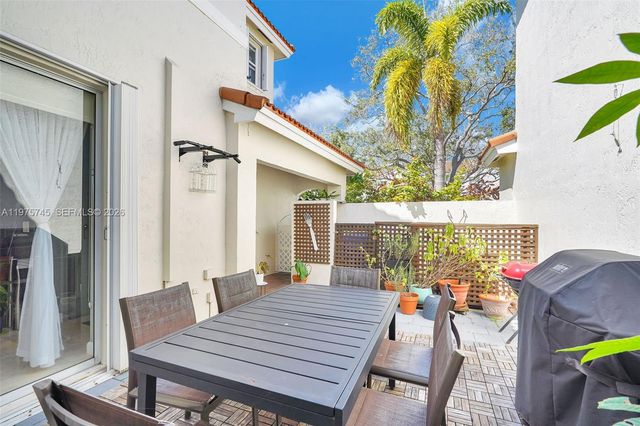 1425 Weeping Willow Way, Hollywood, FL 33019