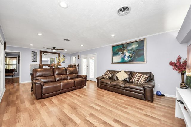 142 Wall Street, Cleveland, TX 77327