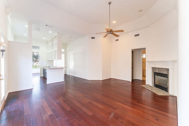 5019 Pershing Avenue, Fort Worth, TX 76107