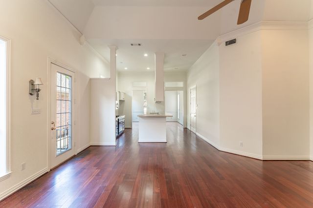 5019 Pershing Avenue, Fort Worth, TX 76107