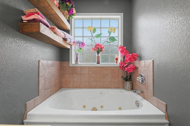 1930 E Lakeland Dr, El Dorado, KS 67042