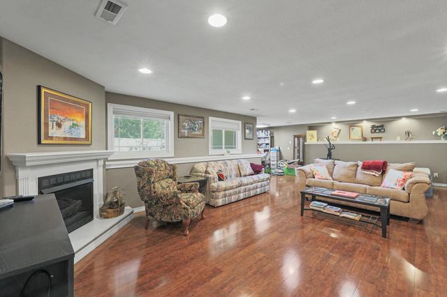 1930 E Lakeland Dr, El Dorado, KS 67042