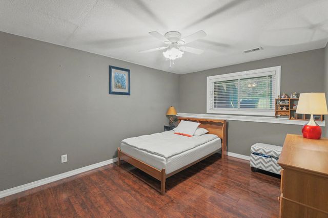 1930 E Lakeland Dr, El Dorado, KS 67042