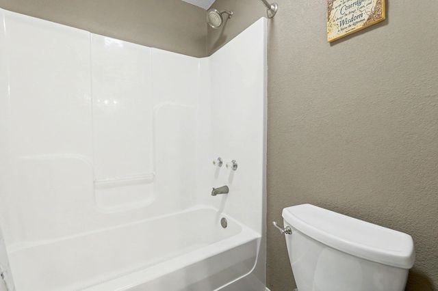 1930 E Lakeland Dr, El Dorado, KS 67042