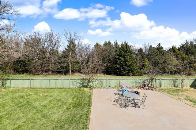 1930 E Lakeland Dr, El Dorado, KS 67042