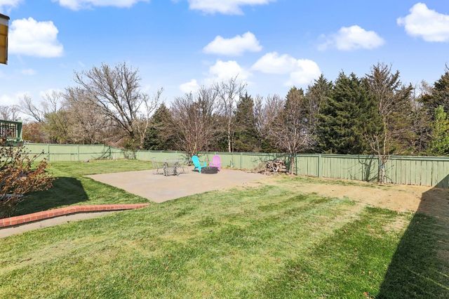 1930 E Lakeland Dr, El Dorado, KS 67042