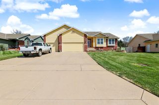 1930 E Lakeland Dr, El Dorado, KS 67042