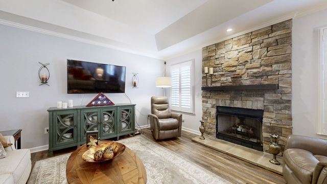 520 Forest Glen Cir, Murfreesboro, TN 37128