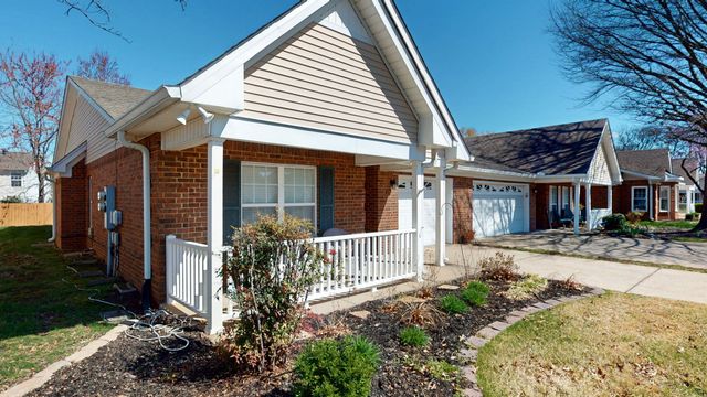 520 Forest Glen Cir, Murfreesboro, TN 37128