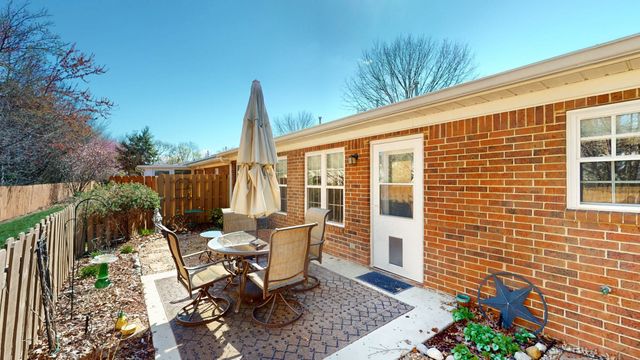 520 Forest Glen Cir, Murfreesboro, TN 37128