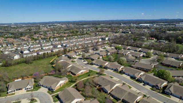 520 Forest Glen Cir, Murfreesboro, TN 37128