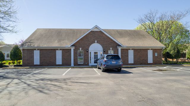 520 Forest Glen Cir, Murfreesboro, TN 37128