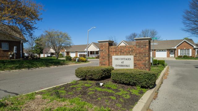 520 Forest Glen Cir, Murfreesboro, TN 37128