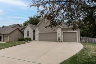 636 N Diane Drive, Olathe, KS 66061
